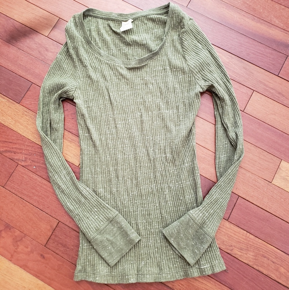Green Long Sleeve shirt.